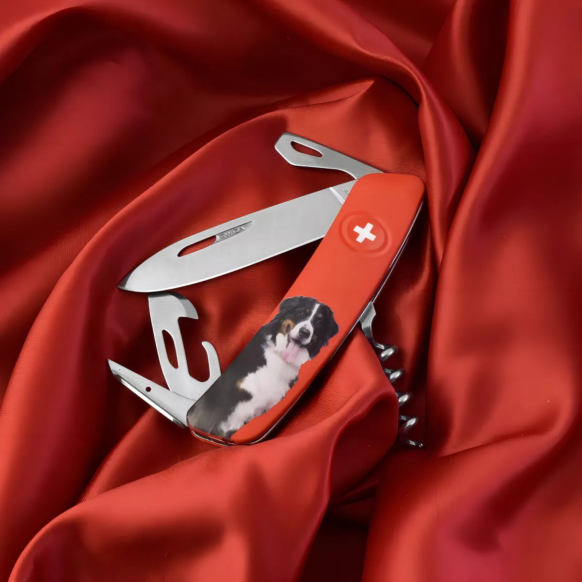 Swiza Tradicional D03 Dog, 11 - Funciones Roja Hecho en Suiza.