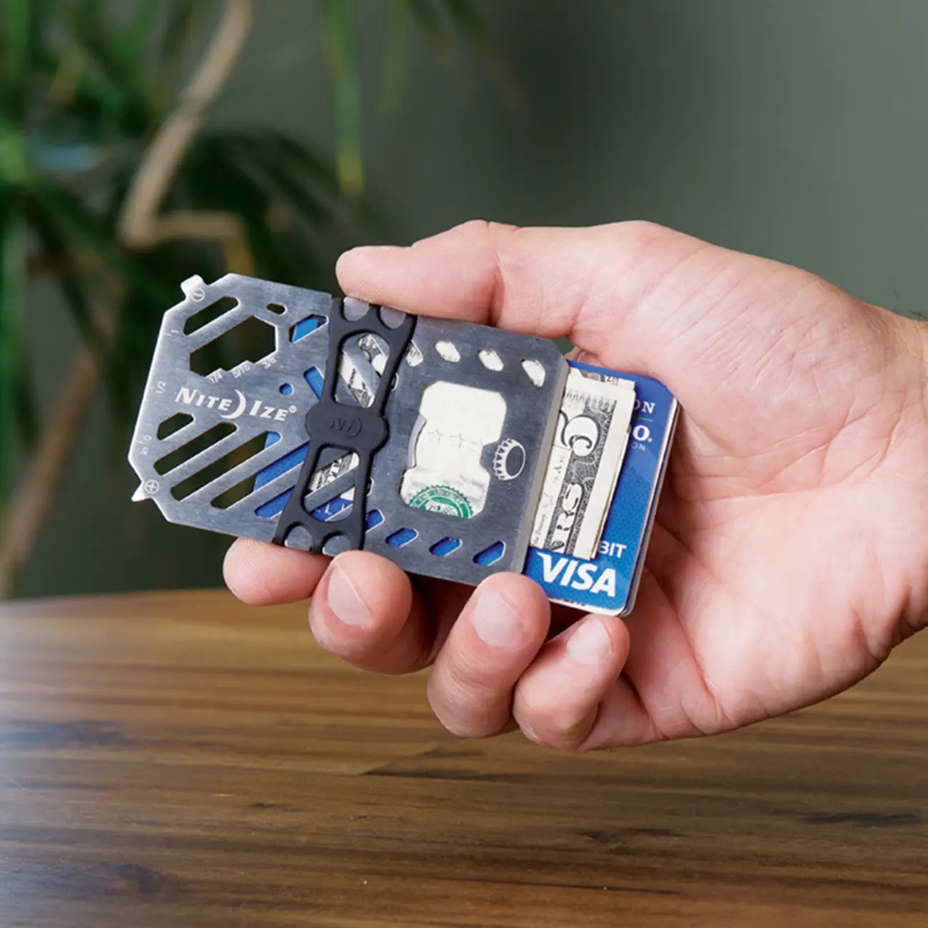 NITE IZE Billetera Financiera Rfid Blocking Multiherramienta Negra.