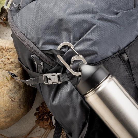 Nite Ize G-series® Slidelock® Dual Chamber Carabiner #4. USA.